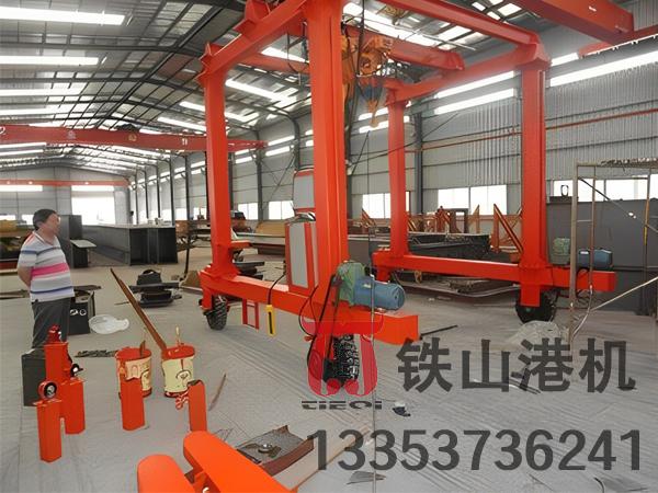 重慶輪胎式集裝箱龍門吊廠家集裝箱龍門吊縮短集裝箱周轉(zhuǎn)時(shí)間